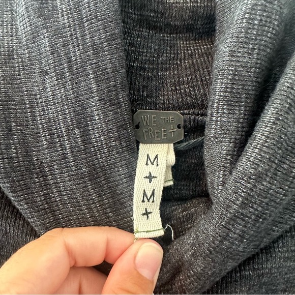 We The Free by Free People Cowl Neck Long Sleeve Slit Back Size Medium - Picture 2 of 6